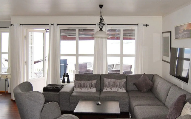 Holiday Home in Tomrefjord