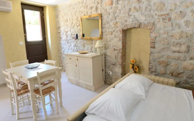 Studio De Amicis 209