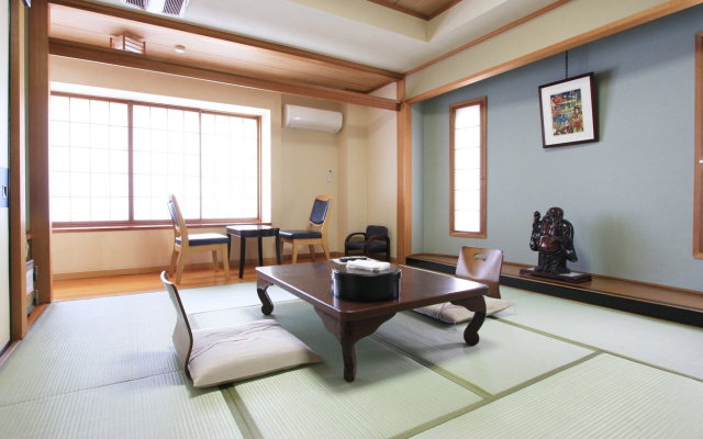 Hanamiya Ryokan