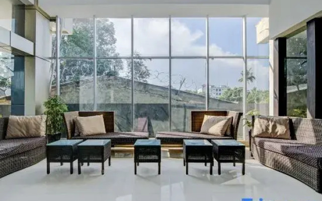 Townhouse Oak Pekanbaru near Mall Pekanbaru formerly Hotel Grand Sahara