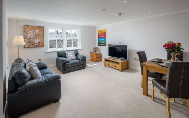 Stylish 1 bed in West Kensington 7mins to Tube