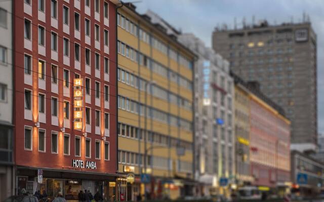 Hotel Amba вид на фасад