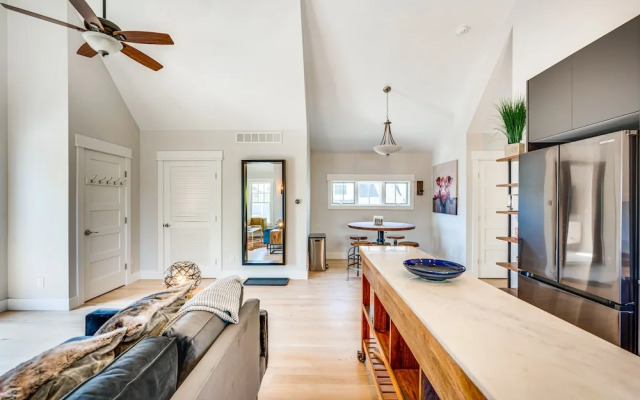 14 Mi to Dtwn Denver: Sleek Westminster Home