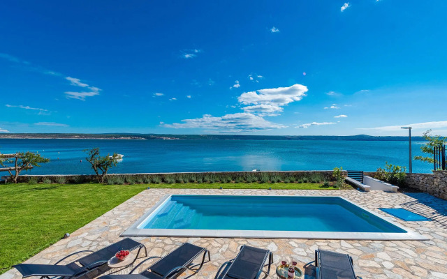 Modern Villa in Maslenica with Swimming Pool