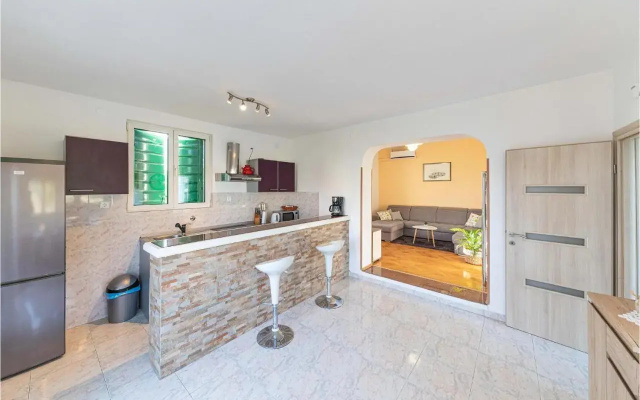 Apartment Kastel Kambelovac 10