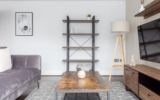 Impressive 2 Bed Penthouse in Wandsworth