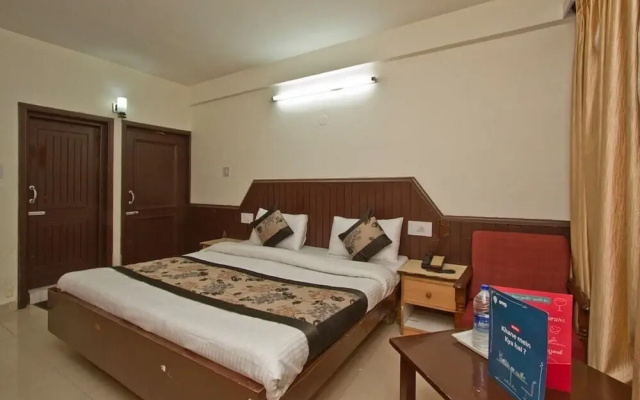 Goroomgo Charan Residency Manali