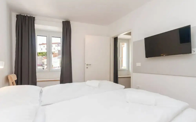 Premium City Center Apartment Tartini 2