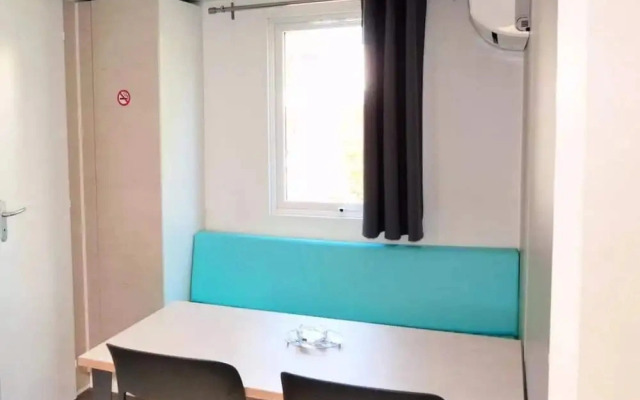 Compact Beachside Family Home for 4