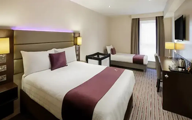 Premier Inn Manchester - Cheadle