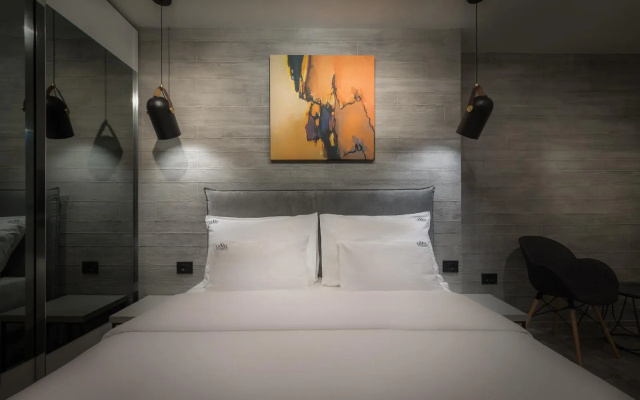Level Luxury Suites