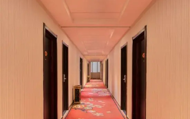 Junfeng Elegant Hotel (Shenqiu North Railway Station)