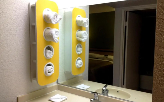 Motel 6 Hemet