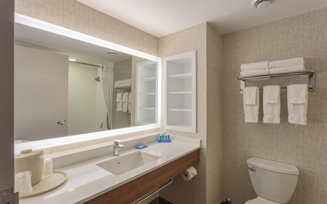 Holiday Inn Express & Suites Belleville by IHG