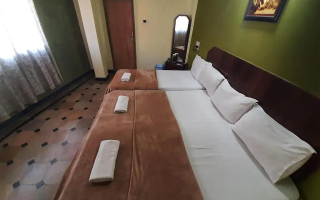 Hotel Caveri Comfort Inn