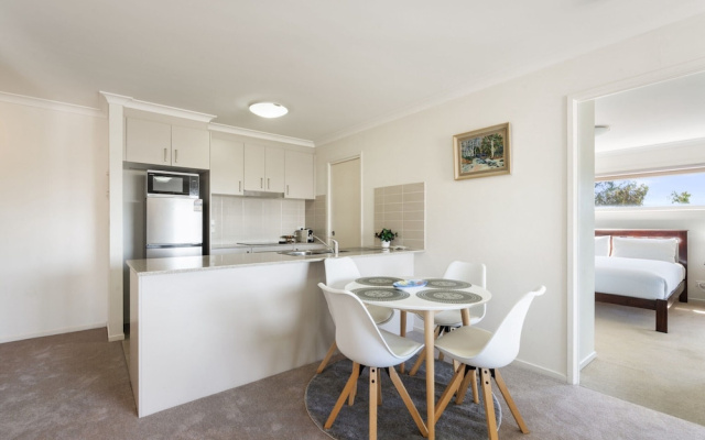 Relaxed 2br, 2bth Apartment With Balcony & Parking