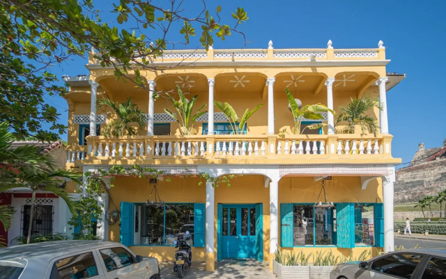 Barajas House