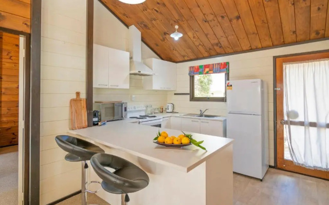 Sky Blue Bach - Whitianga Holiday Home