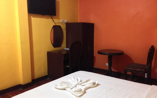 Cauayan Queen Jennifer Hotel
