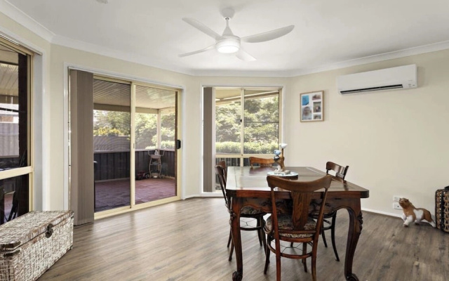 Modern 4BR Muswellbrook Stay