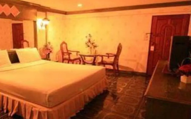 13 Coins Airport Grand Resort