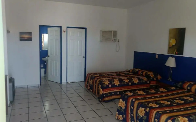 Hotel Plaza Los Dorados