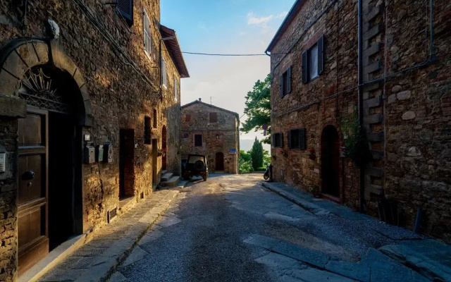 Tuscan Sun With Shared Pool