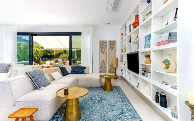 Tavirabliss Signature Villa