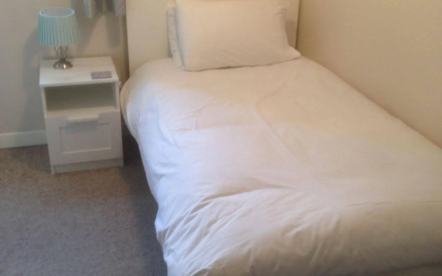 The Beeches - Serviced Duplex Apartment
