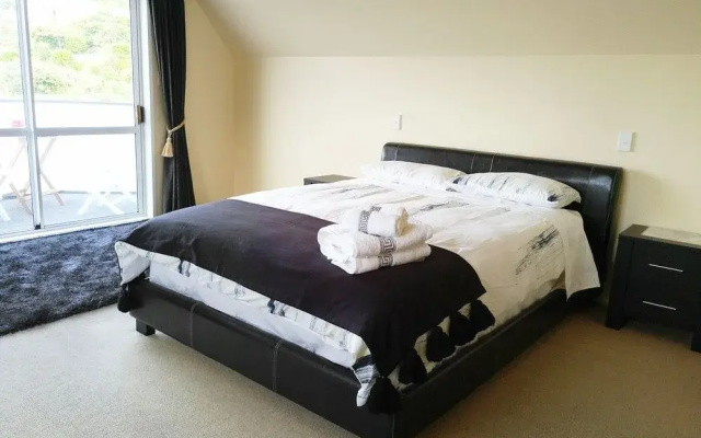 Foodora Lake View Bed  Breakfast