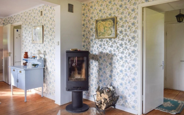 Amazing Home in Ullared With 2 Bedrooms and Wifi