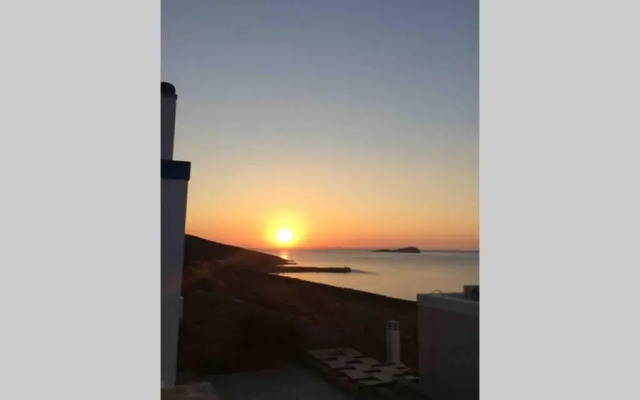 Despina's House 2: Modern apt with unique sea view