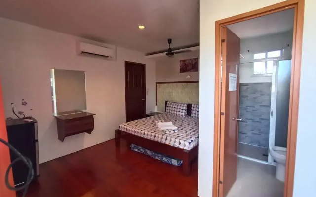 Hrj Hotel