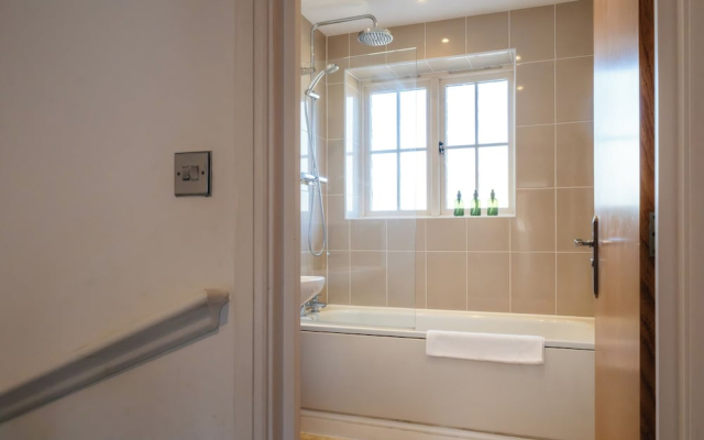 Lovely 2 BD Home in Moreton-in-Marsh