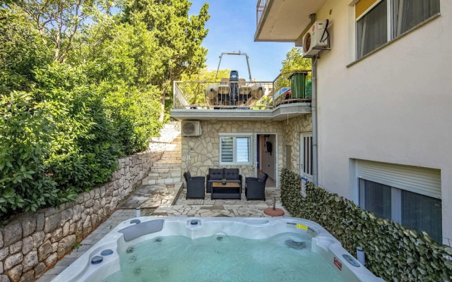 Seaview Apartment With Jacuzzi Ivano