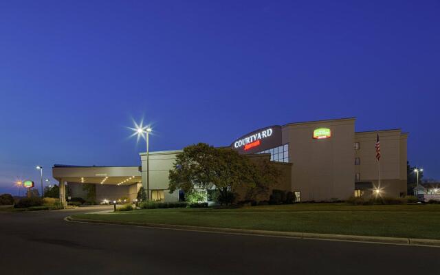 Отель Courtyard By Marriott Columbus West Колумбус вид на фасад