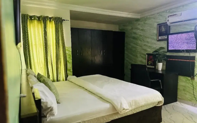 The Autograph Basics Hotel