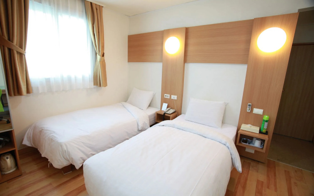 Appletree Hotel