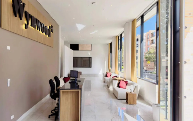 w Warm Loft w Balcony in Santa Barbara