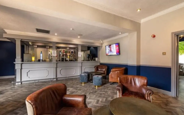 Parkmore Hotel & Leisure Club