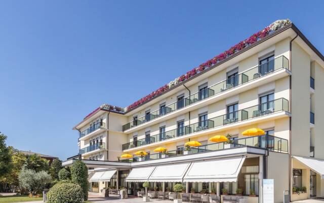 Отель Atlantic Terme Natural Spa & Hotel Италия, Абано-Терме - отзывы, цены и фото номеров - забронировать отель Atlantic Terme Natural Spa & Hotel онлайн вид на фасад
