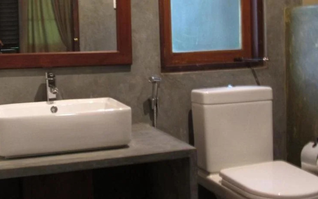 Bandura Kalawana Hotel