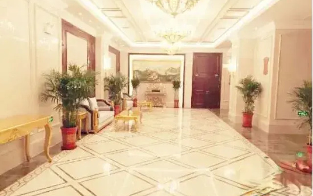Huanghe Grand Hotel