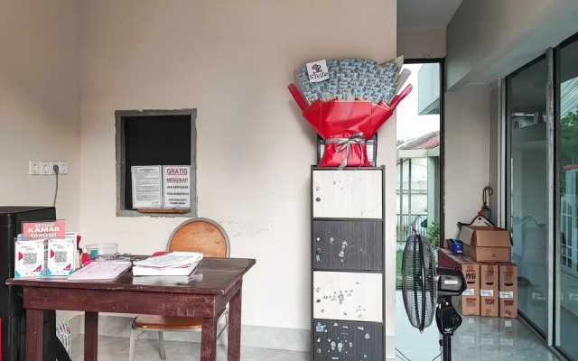 RedDoorz Syariah Near Lapangan Persijam Jambi
