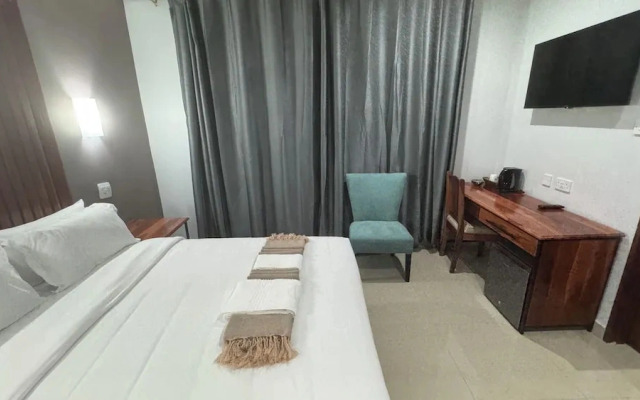 Raintree Hotel