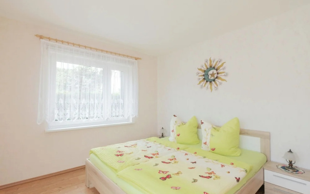 Beautiful Apartment With Romantic Garden and Cosy Terrace