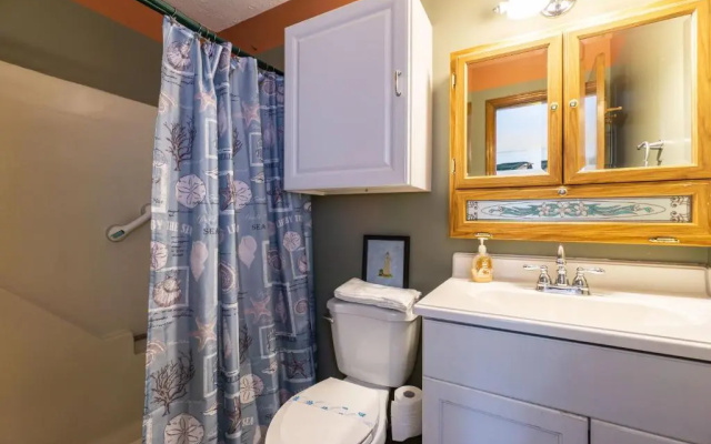 Windy Pointe by Oak Island Accommodations