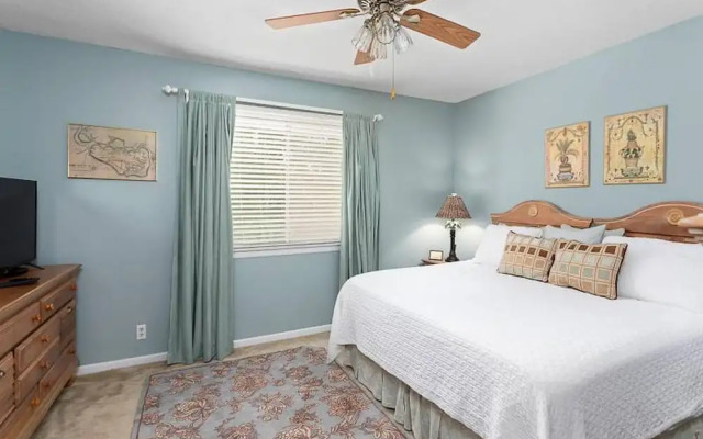 Ocean Walk Three Bedrooms by Hodnett Cooper