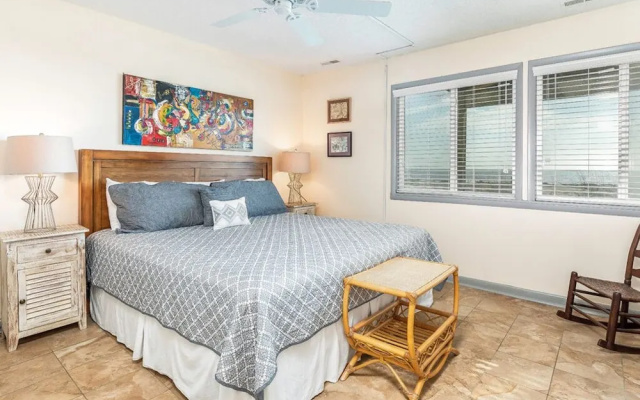Tybee Lights 114A by Tybee Vacation Rentals