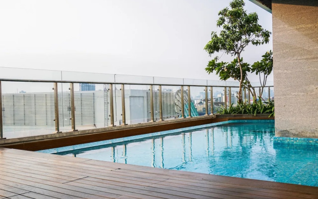 Cozy Stay @ Strategic Place 2BR Menteng Park Apartment